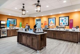 Hampton Inn Baltimore Bayview Campus - Baltimore - 1