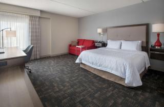 Hampton Inn Boston Logan Airport - Boston - 1