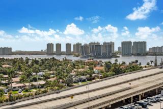 ⌘Family Beach Home w Amazing Water Views - Upgraded Unit ⌘ - Miami Beach - 3