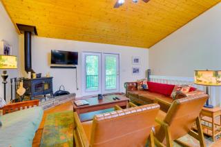 Quiet Murphy Hideaway with Decks and Outdoor Fireplace - Murphy - 3