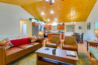 Quiet Murphy Hideaway with Decks and Outdoor Fireplace - Murphy - 2