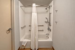 Courtyard by Marriott Nashville Vanderbilt West End - Nashville - 1