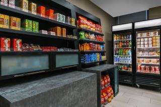 Hampton Inn & Suites Baltimore Inner Harbor - 2