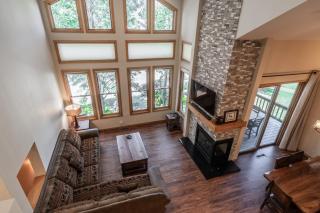 Updated 2 Bedroom Plus Loft 3 Bathroom Snowcreek Phase V #860 Sleeps 6 - Mammoth Lakes - 2
