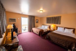 Bells Melody Motel - Mackinaw City - 9