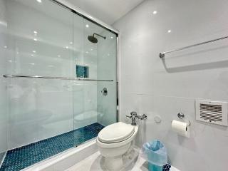 SeaStays-Oceanside Apartments - 3