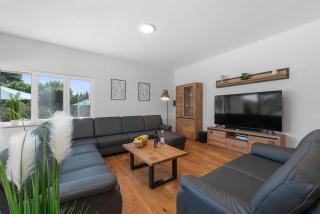 Grosse Luxus-Villa fur 12 Personen mit Pool, Jachuzzi und Meeresnähe - 5