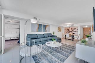 Luxurious private unit with parking - Miami - 0