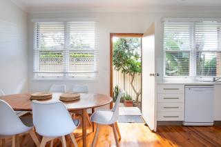 Family Stay with Idyllic Sun-drenched Courtyard - Sydney - 7