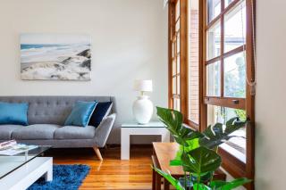 Family Stay with Idyllic Sun-drenched Courtyard - Sydney - 4