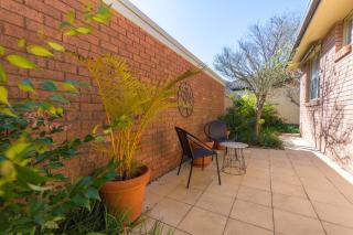 Family Stay with Idyllic Sun-drenched Courtyard - Sydney - 1