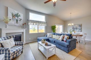 Stunning Peyton Retreat with Game Room, Private Yard - 9