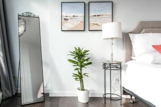 Downtown 1 Bedroom Water View Condo - Vancouver - 7