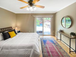 Modern Catskills Oasis w Pool and Bar Hall - Sundown - 6