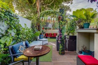 Garden in Town Hostel - 5