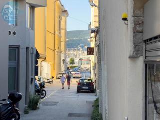 Economo B5 Tirabora Short Rent - Trieste - 4