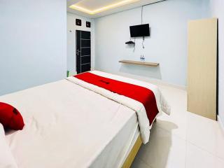 RedDoorz @ Jalan Lintas Pematangsiantar - - 8