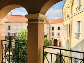 Disney cosy lounge - 0