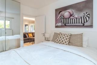 Hidden Gem: 2BR Artistic Retreat in Glyfada Center - Athens - 9