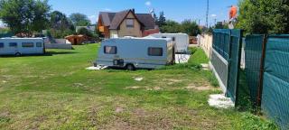 GyenesCamping Wohnwagen Knaus 1 Rechts - 2