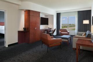 Courtyard by Marriott Calgary Airport - 5