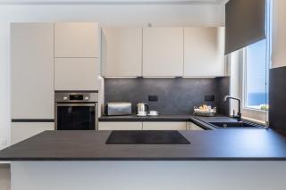 Seaside Luxury in Pembroke St Julians - Pembroke - 4