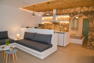 Mylopetra Milos Suites - Tripiti - 0