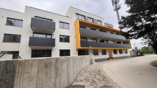 Air-conditioned 2 room Apartment, with terrace, Rovinka, 202 - Rovinka - 8