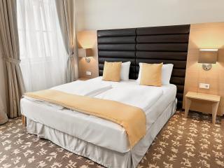 Buda Castle Hotel Budapest - Budapest - 1