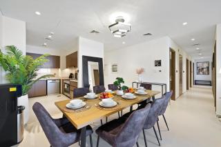 Extravagant 3BR + kid's room w/ Burj Khalifa view - Dubai - 6