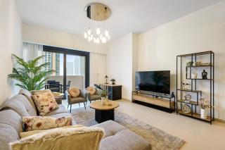 Extravagant 3BR + kid's room w/ Burj Khalifa view - Dubai - 9