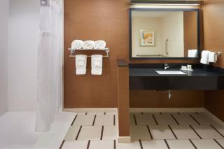Fairfield Inn & Suites by Marriott Barrie - Barrie - 2