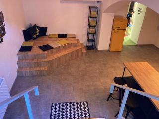 Capsule hostel Erbenova - Prague - 4