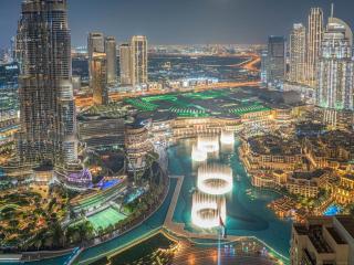 Luxury 3BR with Burj Khalifa Views, Pool, Gym, and Free Parking - 1