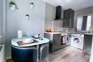 Modern Home, Beautiful Spacious Garden, City Centre NETFLIX - Manchester - 0