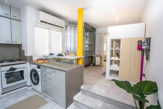 Prime Location 2BR Beach Flat - Tel Aviv - 4