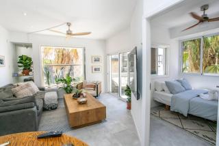 Prime Location 2BR Beach Flat - 7