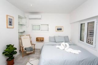 Prime Location 2BR Beach Flat - Tel Aviv - 8