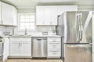 3BR/2B home w/ spacious lot with private backyard - 5