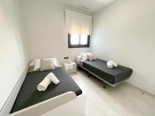 Sunset Waves 3 by United Renters - 4