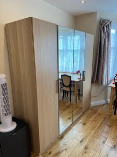 Spacious and Sunny double Room for comfortable nap - Harrow on the Hill - 6