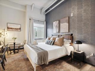 Large 3BR Apts & Studios, Gym, Game Room - Philadelphia - 2