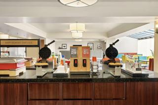 Hampton Inn Portland Airport - 1