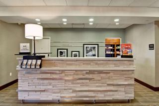 Hampton Inn & Suites Detroit/Troy - Clawson - 7