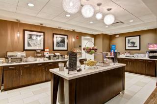 Hampton Inn & Suites Detroit/Troy - Clawson - 3