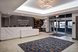 Hampton Inn NY-JFK - 8