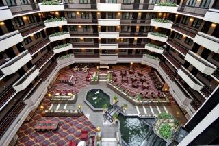 Embassy Suites by Hilton Dulles Airport - Herndon - 4