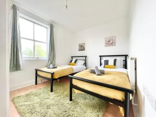 Town Centre Flat- Great for Contractors - Sleeps 4 - FREE Parking - Southampton - 4
