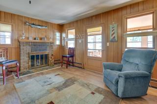 4-Season Anglers Cabin Near Shawano Lake w/ Views! - 5