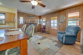 4-Season Anglers Cabin Near Shawano Lake w/ Views! - 4